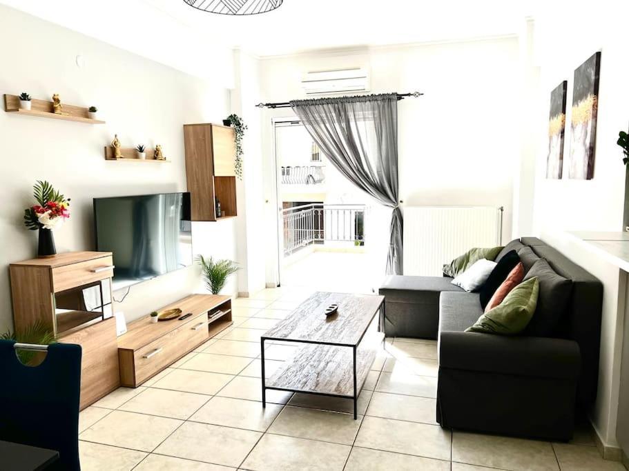 Modern Condo With Garage Near The Square And Beach Эйон Экстерьер фото