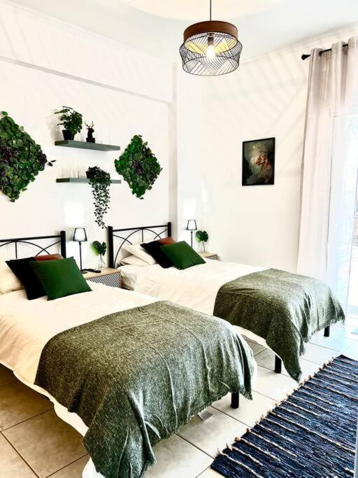Modern Condo With Garage Near The Square And Beach Эйон Экстерьер фото